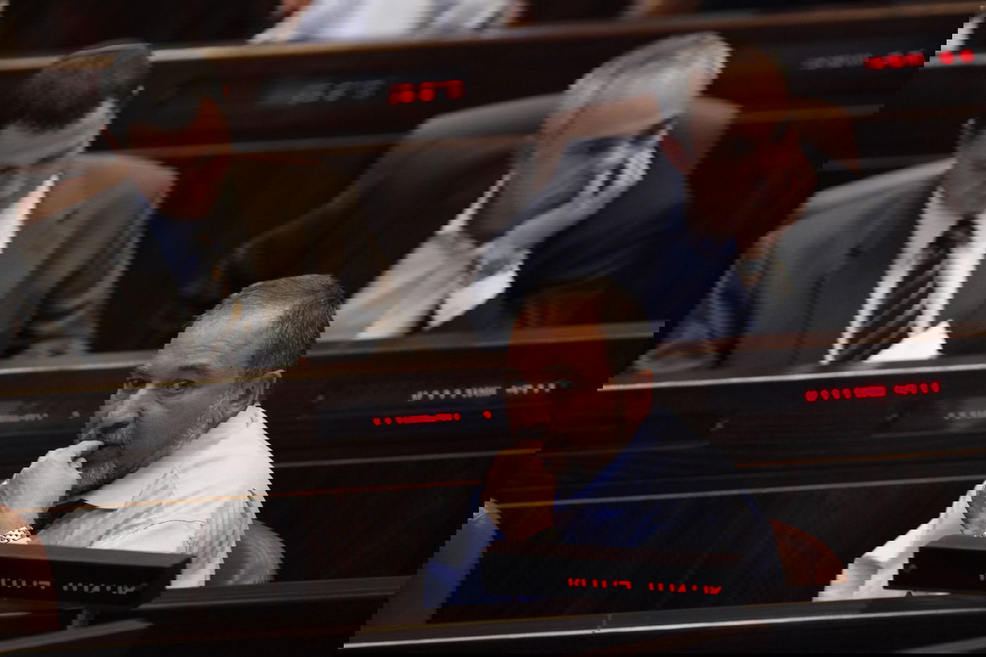 תיעוד: כך חברי הכנסת פזרו את עצמם