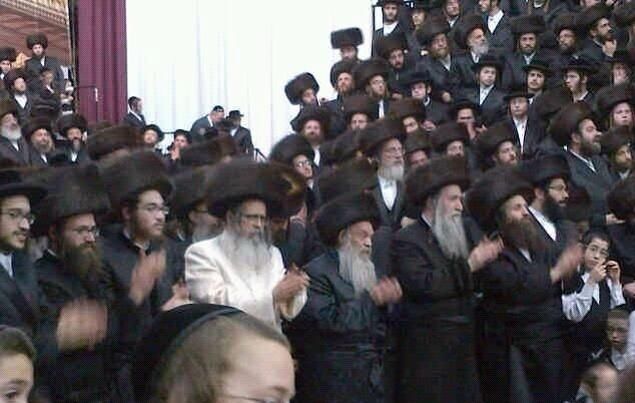 צפו: חתונת נכדו הראשון של האדמו"ר מסאטמר