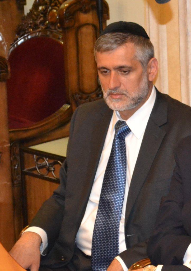 מאחורי הקלעים: חגיגת תקשורת בבית הרב עובדיה יוסף