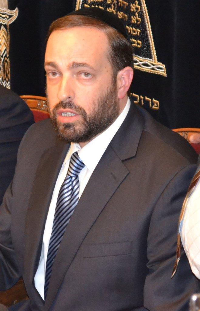 מאחורי הקלעים: חגיגת תקשורת בבית הרב עובדיה יוסף