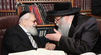 האדמו"ר מצאנז עם הגר"ע יוסף