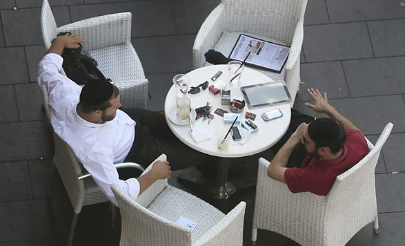 חרדים? רוצים לשבת לקפה? תשלמו יותר