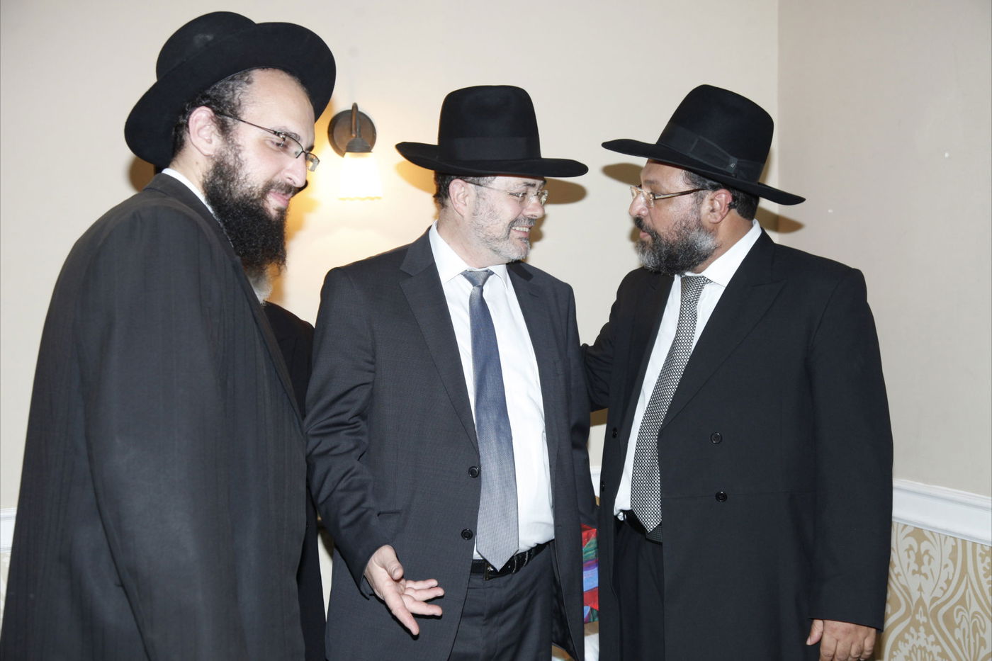 גדסי עם יעקב לבין