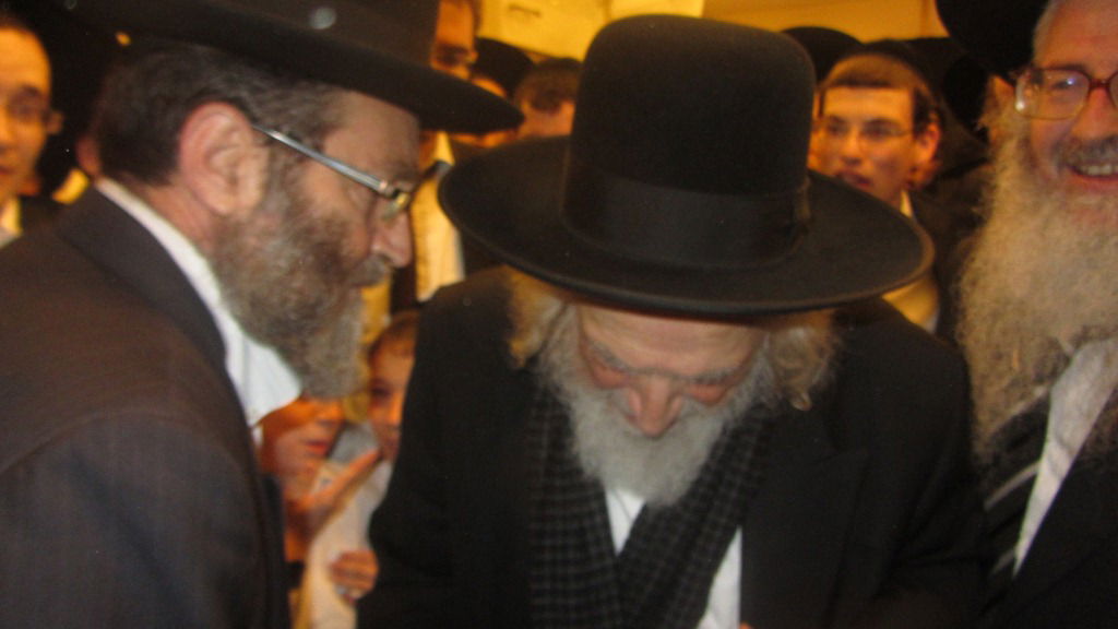 בצל הפילוג ב'דגל': גפני והרב אוירבך נפגשו