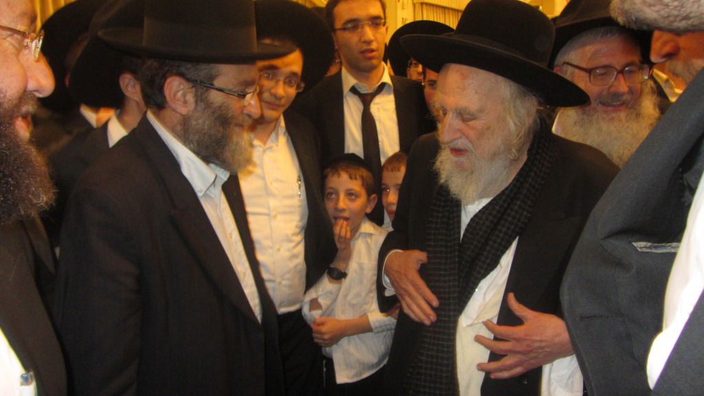 בצל הפילוג ב'דגל': גפני והרב אוירבך נפגשו