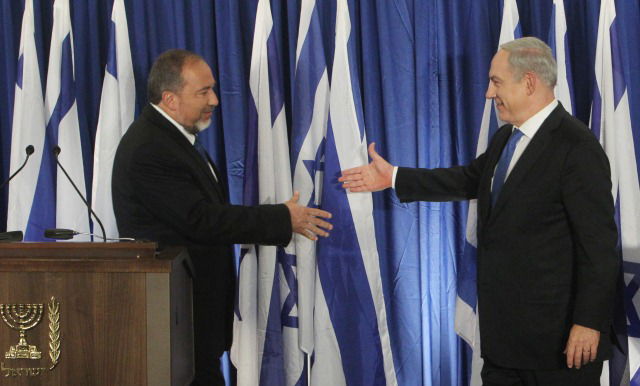 ביבי ואיווט, הערב