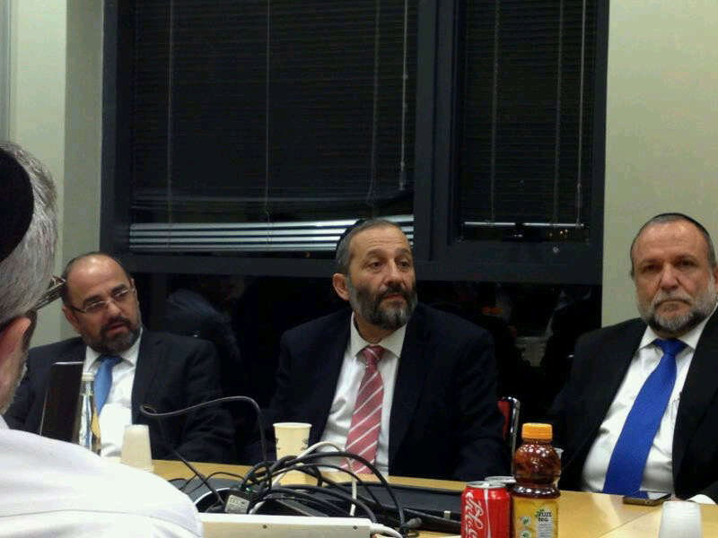 דרעי כינס את מנהלי מטה הבחירות: "להעיר את כולם"