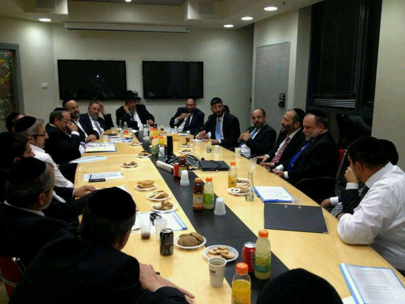 דרעי כינס את מנהלי מטה הבחירות: "להעיר את כולם"