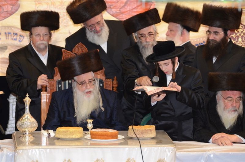 שמחה בצאנז: בר מצווה לתאומים