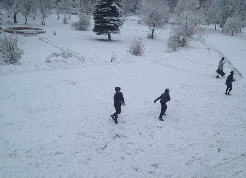גלריה: לא רק בארה"ב, סופת שלגים ברוסיה