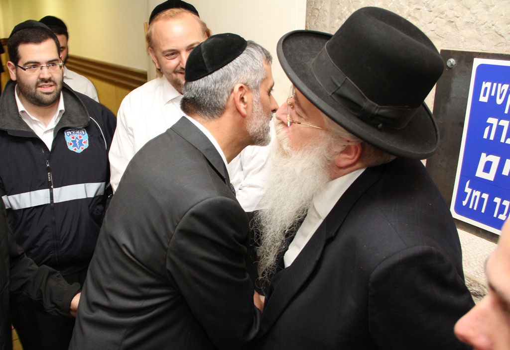 אלי ישי ומאיר פרוש.