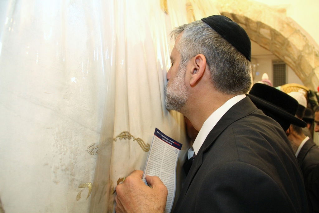 ,,אלי ישי בקבר רחל