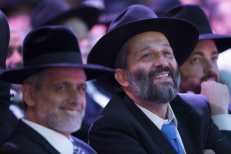 הרב שלום כהן: בשלטון מכינים ממזרים לדור הבא