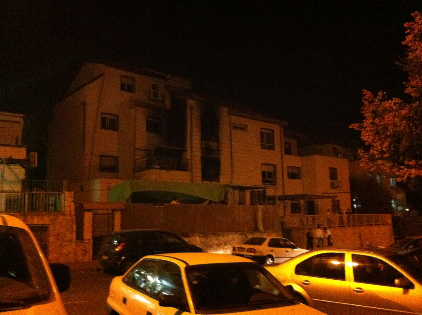 חזית הדירות שנשרפו