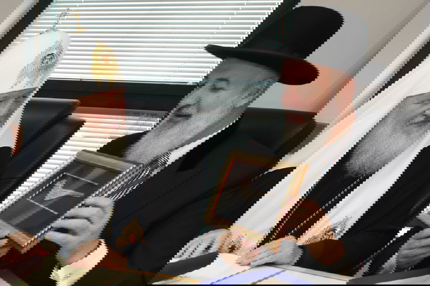 צפו: הרב מצגר נפגש עם הפטריארך של מוסקבה