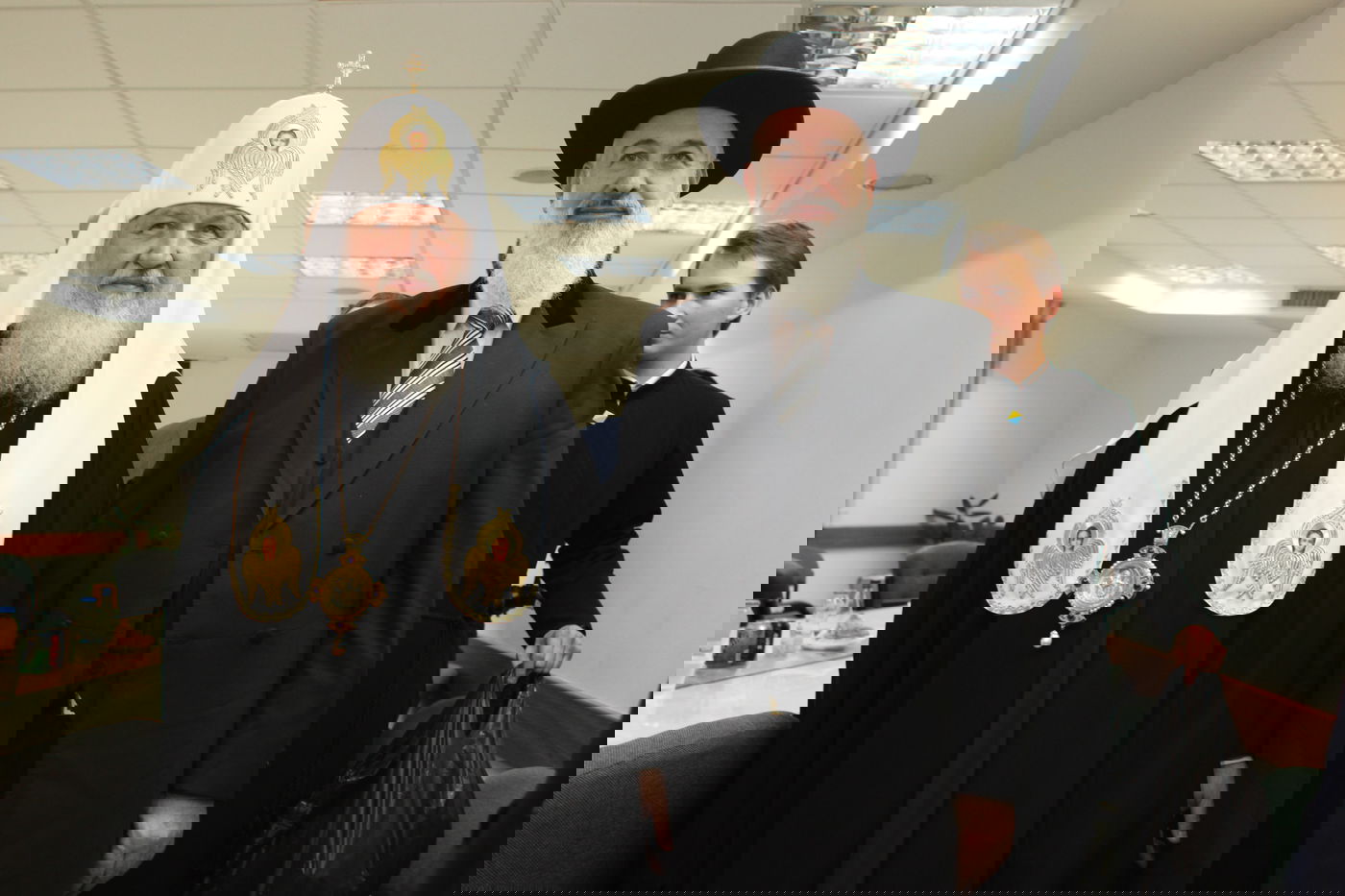 צפו: הרב מצגר נפגש עם הפטריארך של מוסקבה