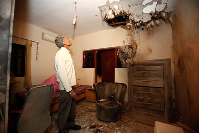 הבית שנפגע, הערב