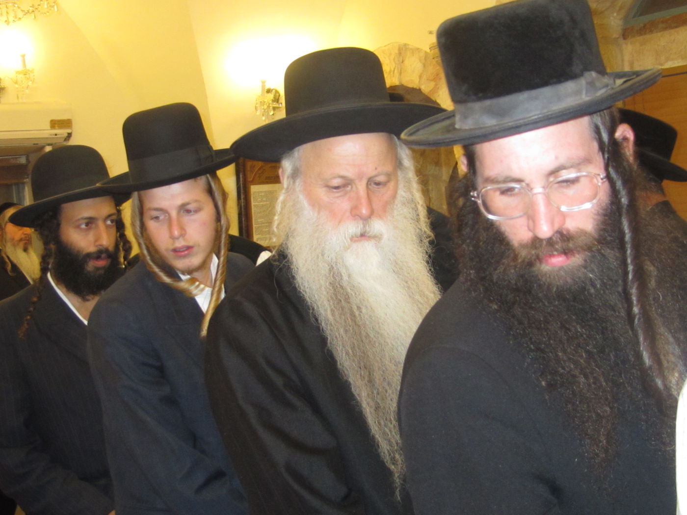 תיעוד מרגש: משפחת שטיצר ערכה שבע ברכות למשפחת לייכטר