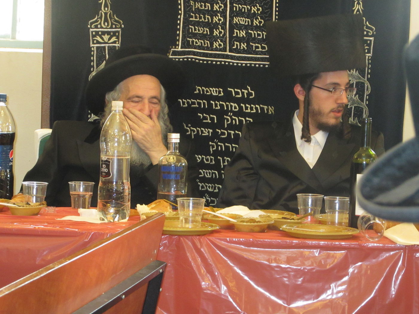 תיעוד מרגש: משפחת שטיצר ערכה שבע ברכות למשפחת לייכטר