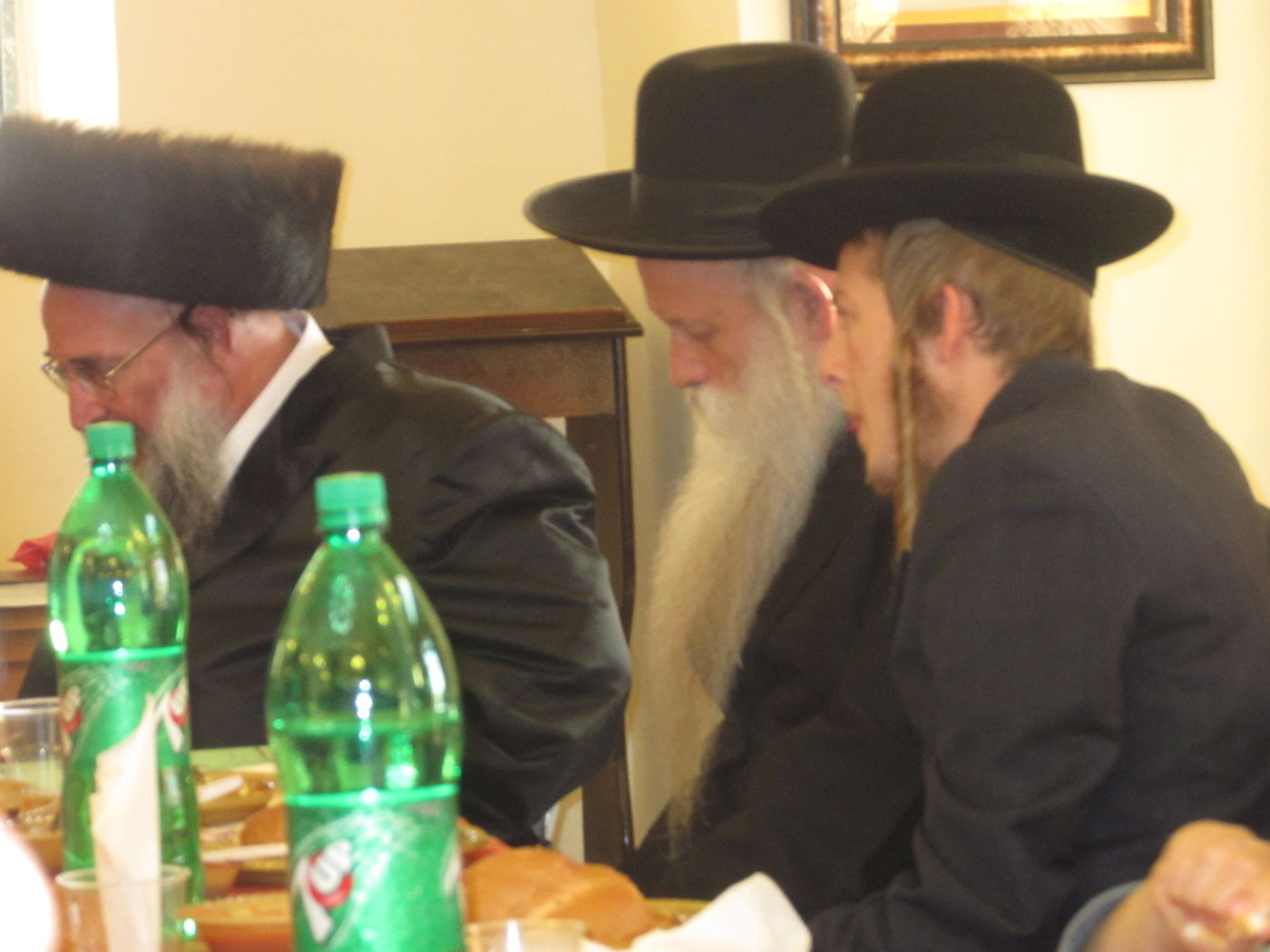 תיעוד מרגש: משפחת שטיצר ערכה שבע ברכות למשפחת לייכטר