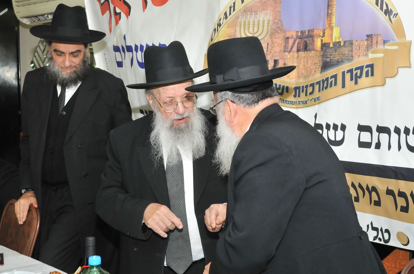 עם ר' אהרון חדש