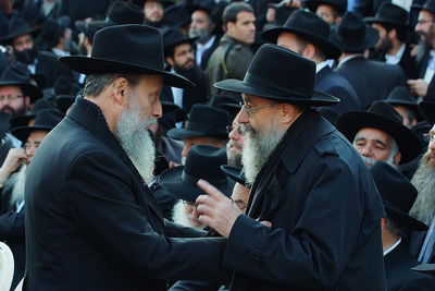 צפו: 'שלוחי חב"ד' רוקדים ב'כינוס השלוחים' בקראון הייטס