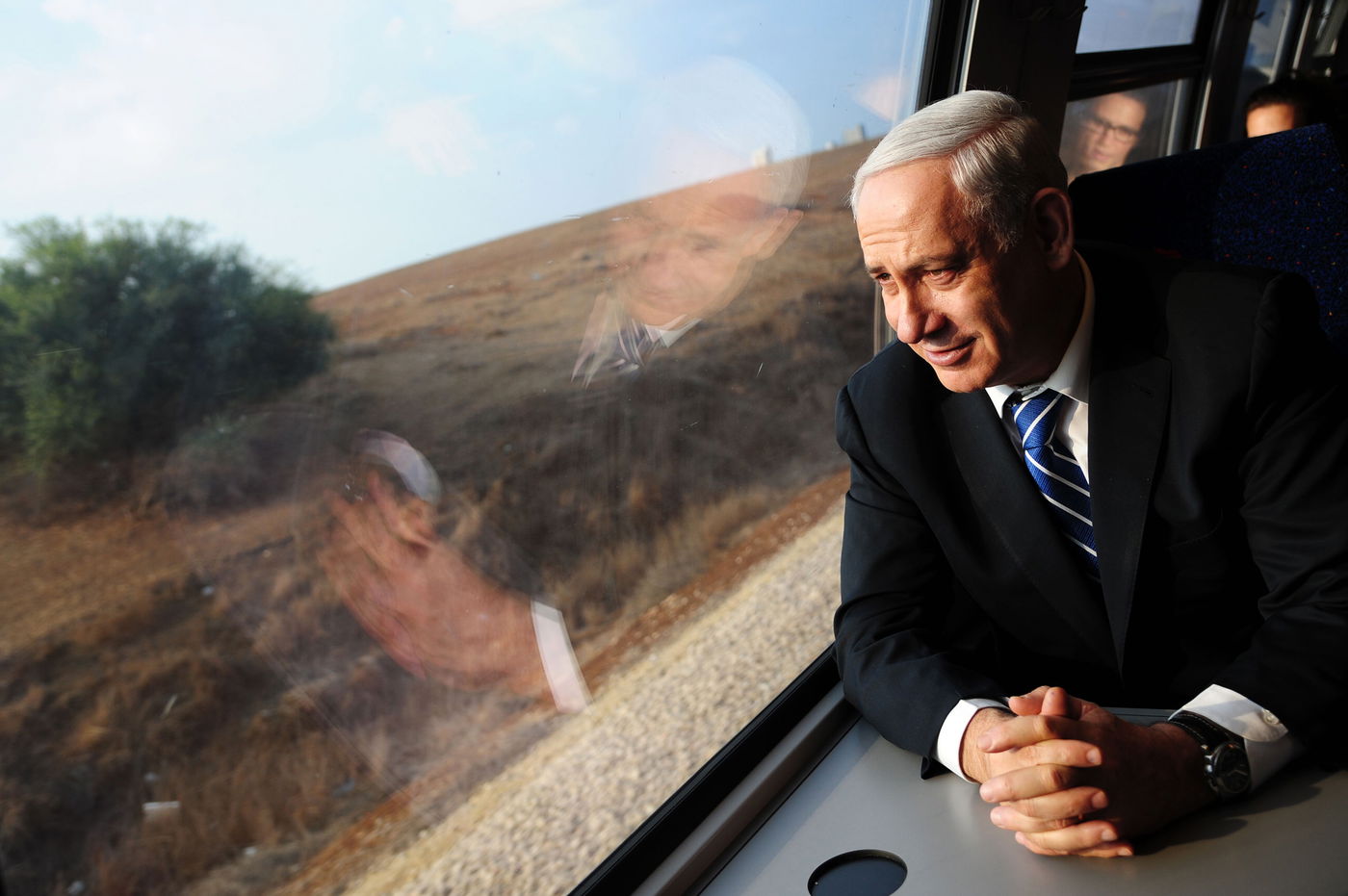 תפס טרמפ: נתניהו בא לדרום ברכבת