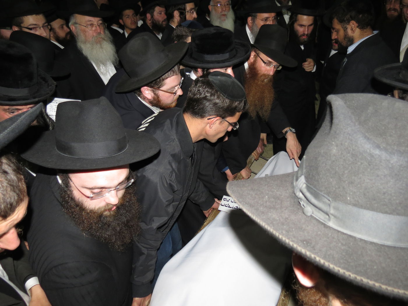 כואב: תיעוד מהלווית מירה שארף הי"ד