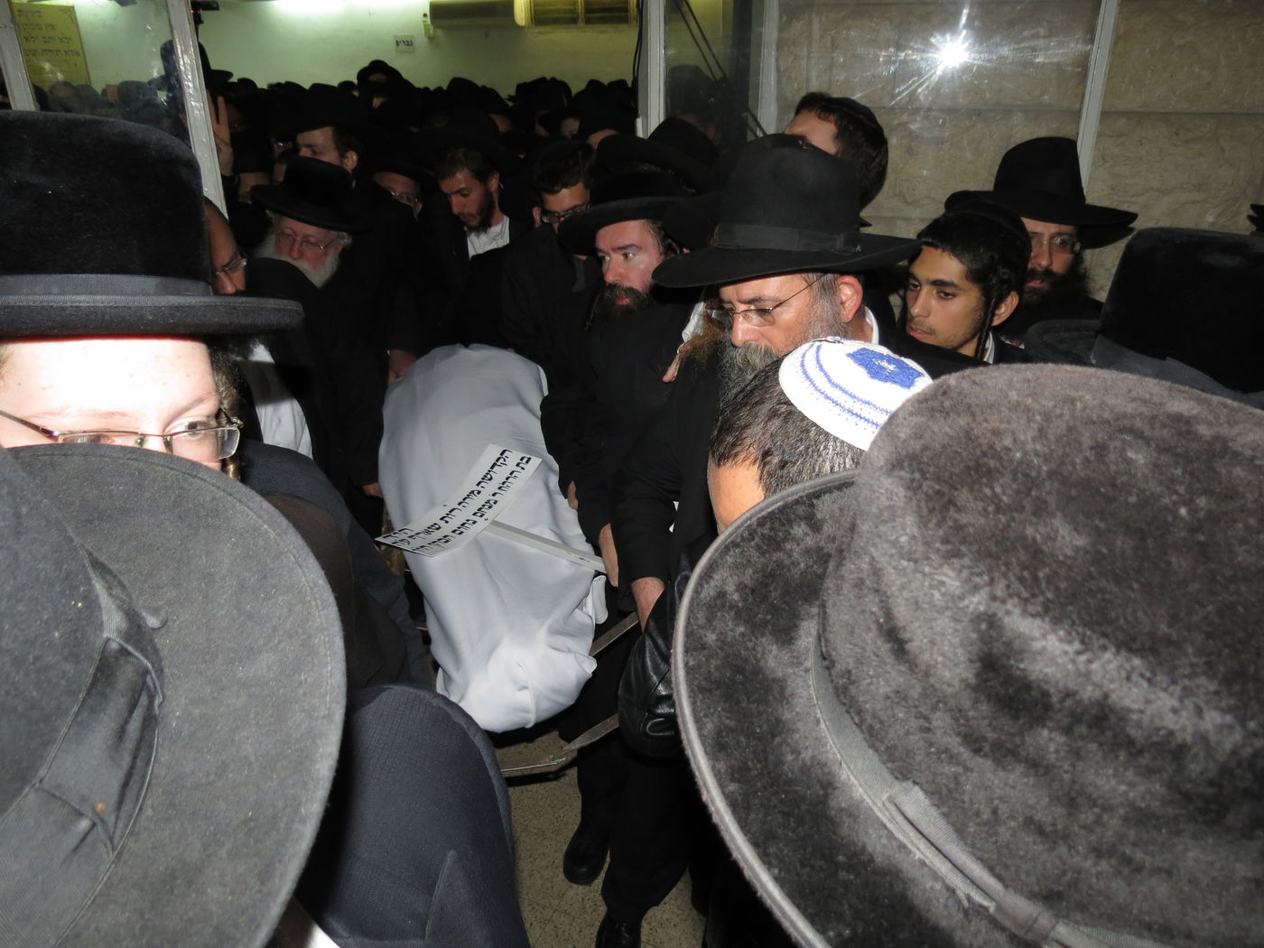 כואב: תיעוד מהלווית מירה שארף הי"ד