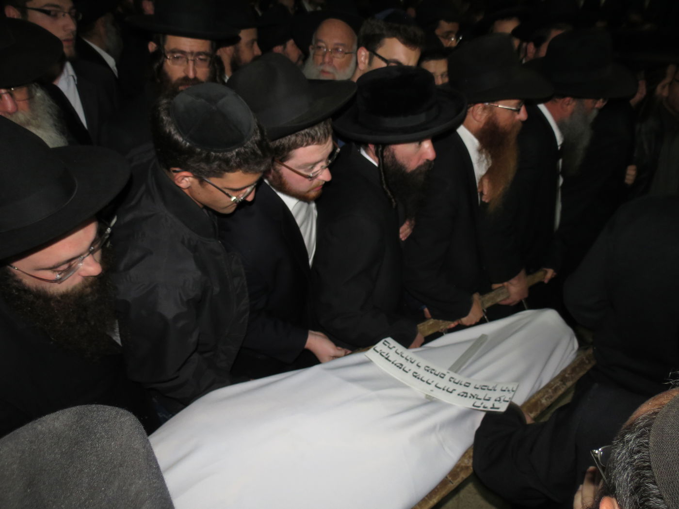 כואב: תיעוד מהלווית מירה שארף הי"ד