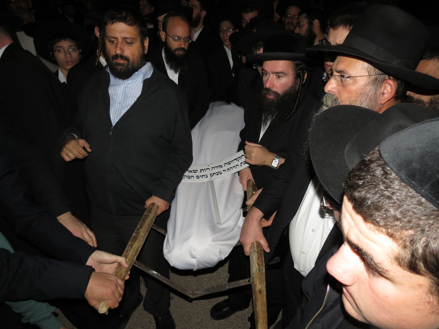 כואב: תיעוד מהלווית מירה שארף הי"ד