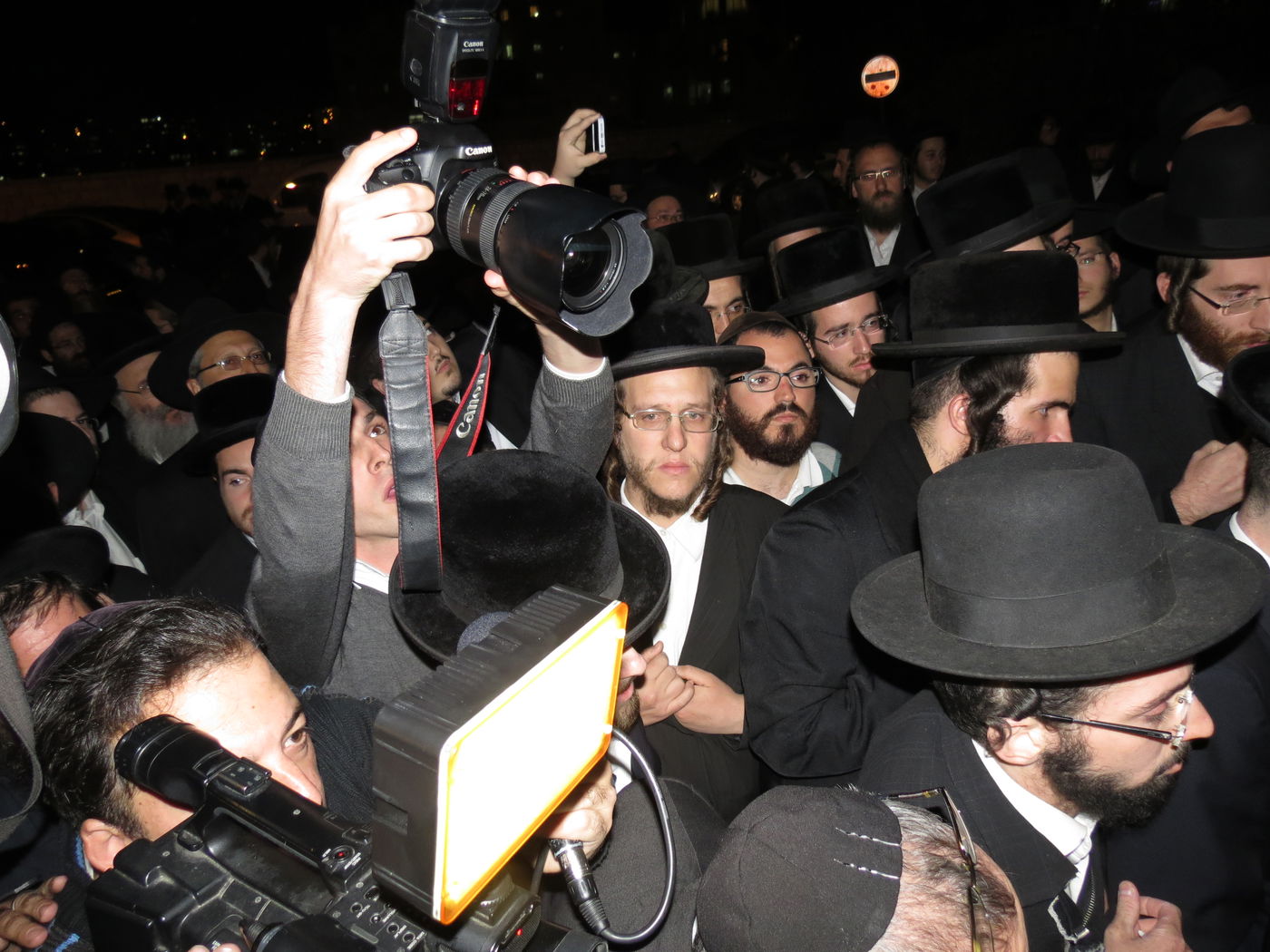 כואב: תיעוד מהלווית מירה שארף הי"ד