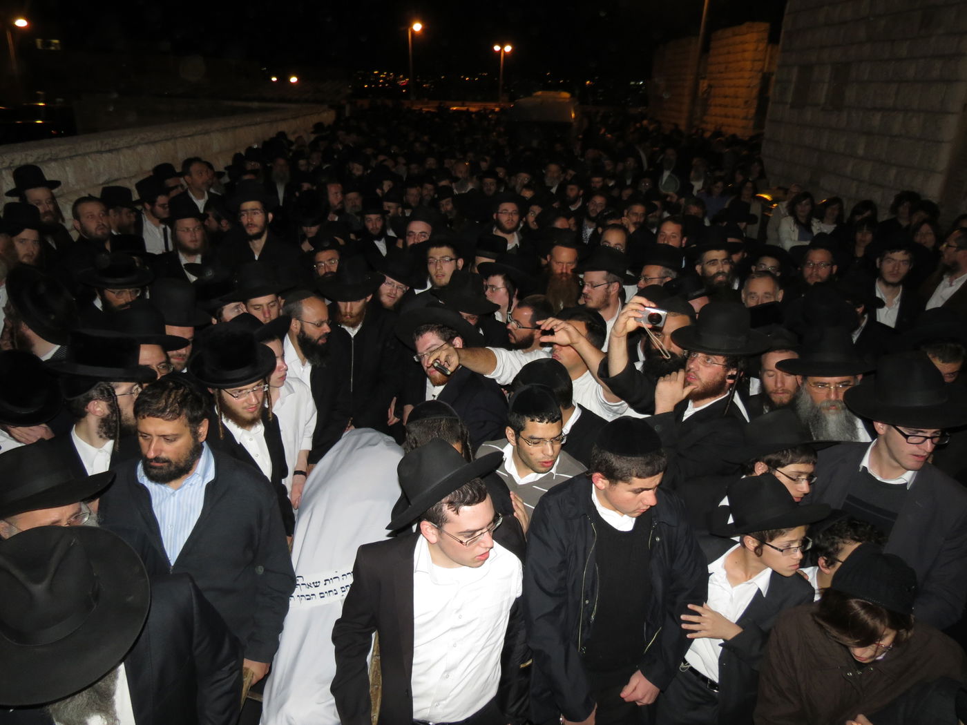 כואב: תיעוד מהלווית מירה שארף הי"ד