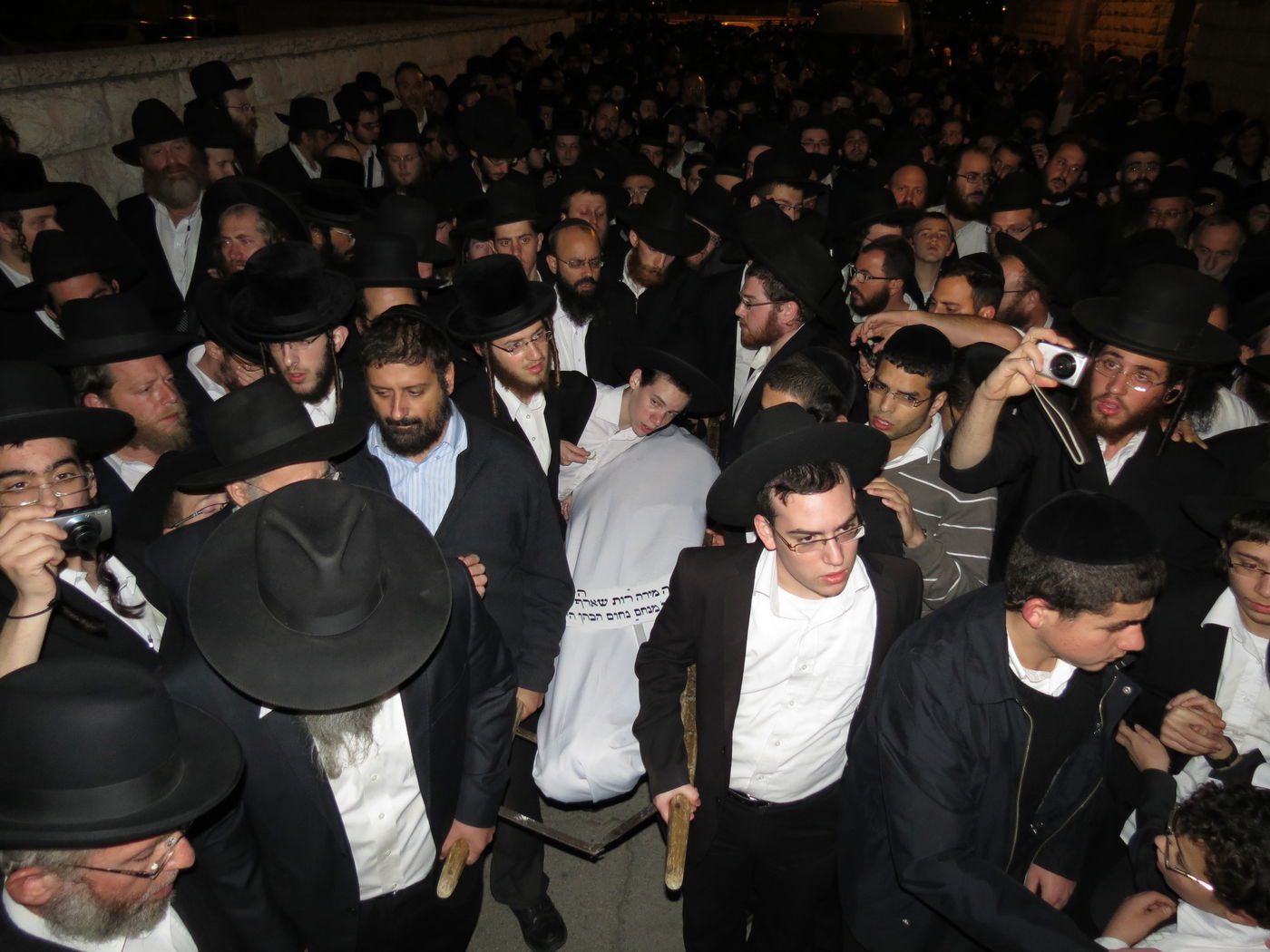 כואב: תיעוד מהלווית מירה שארף הי"ד