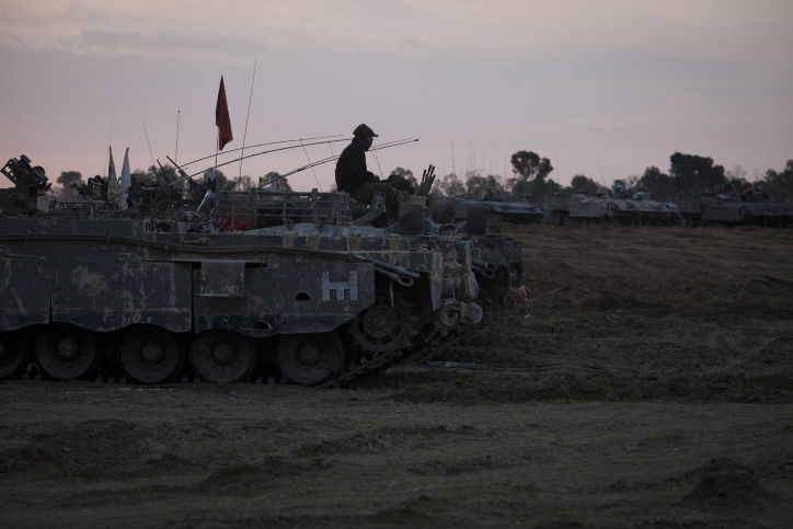 גלריה: צה"ל נערך לכניסה קרקעית