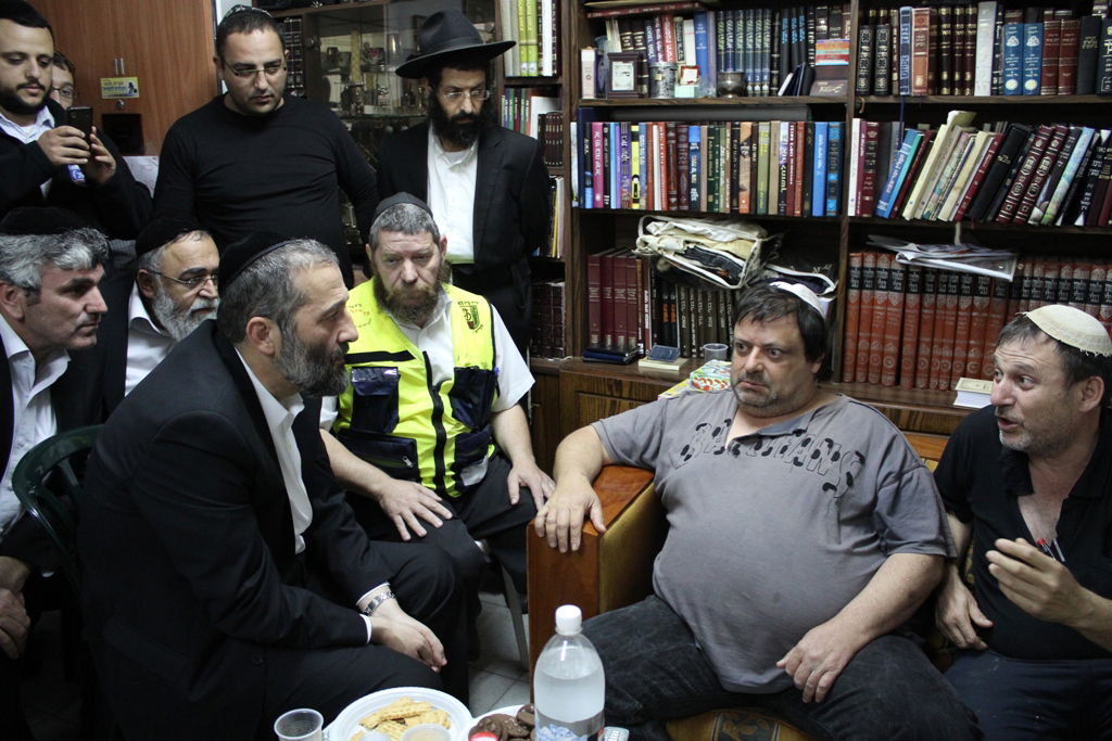 אריה דרעי ביקר בדרום, ונאלץ לתפוס מחסה