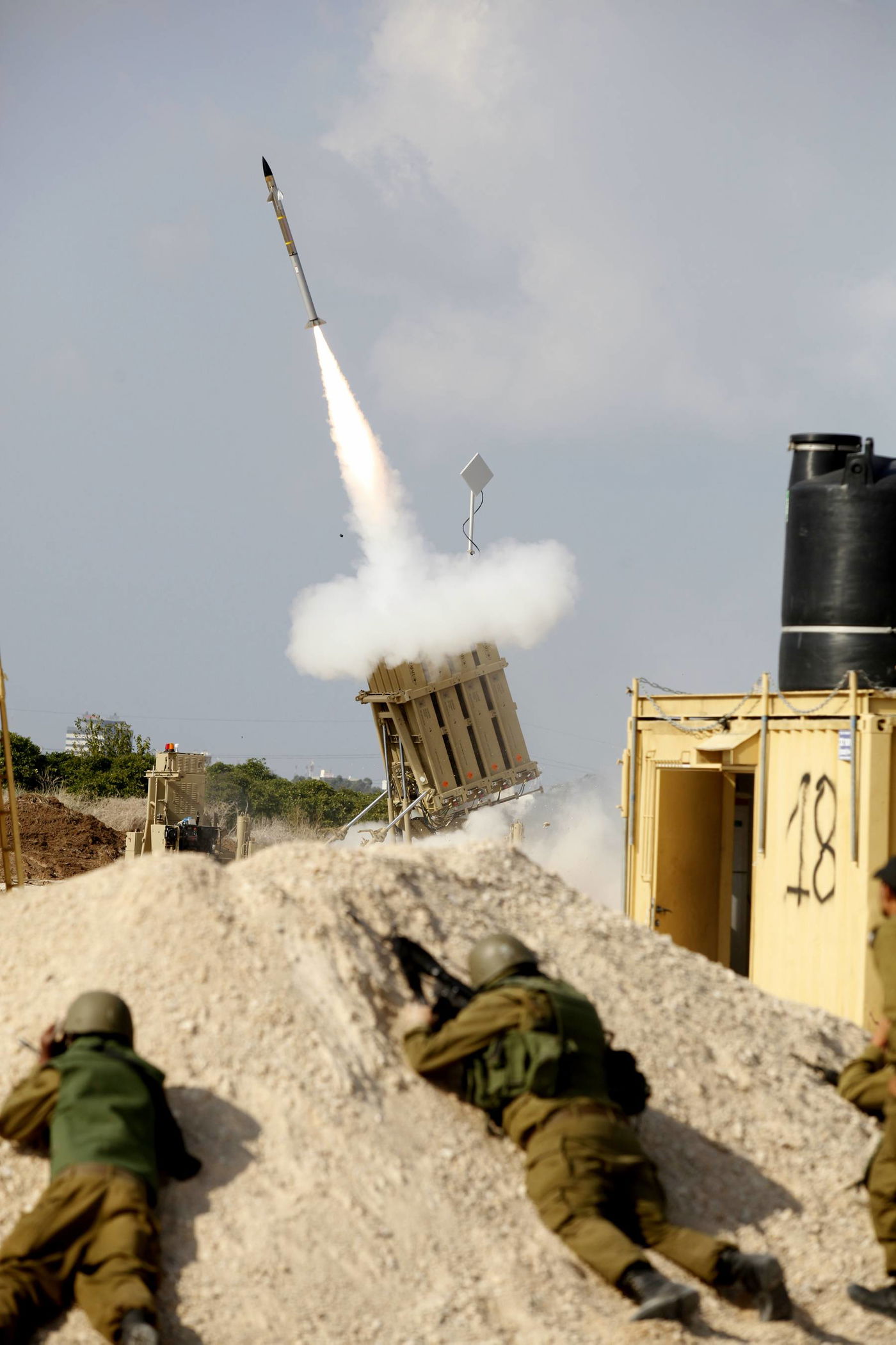 תיעוד מיוחד: מערכת 'כיפת ברזל' בפעולה