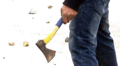 שגרירות ארה"ב בת"א: מאבטח הותקף בגרזן