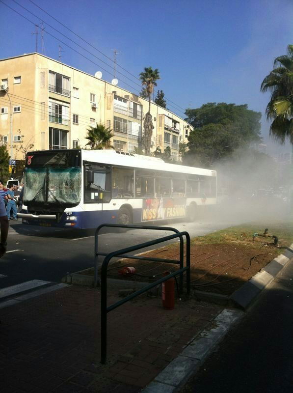 תיעוד: זירת הפיגוע בתל אביב