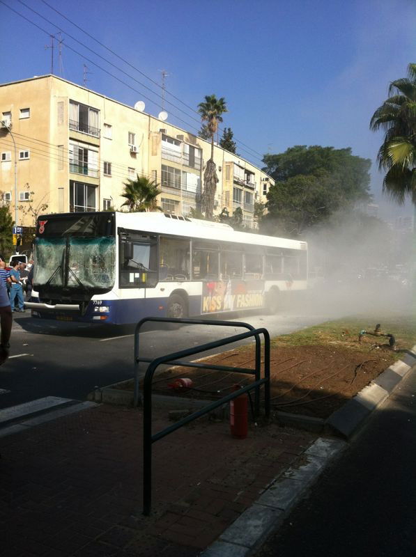 תיעוד: זירת הפיגוע בתל אביב