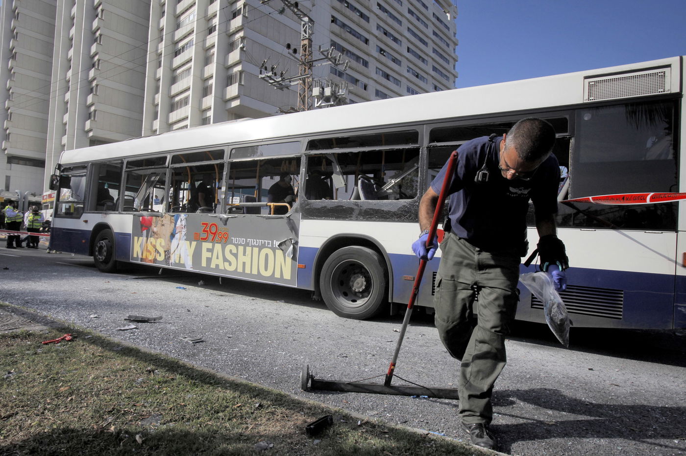 תיעוד: זירת הפיגוע בתל אביב