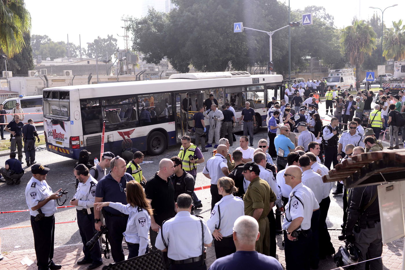 תיעוד: זירת הפיגוע בתל אביב