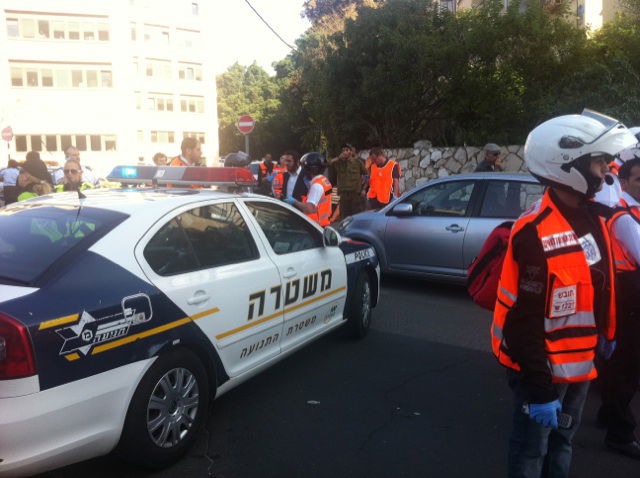 21 פצועים בפיצוץ מטען באוטובוס; מתנהל מצוד אחר חשוד