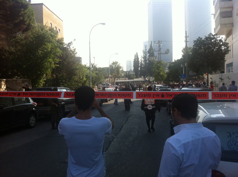 21 פצועים בפיצוץ מטען באוטובוס; מתנהל מצוד אחר חשוד