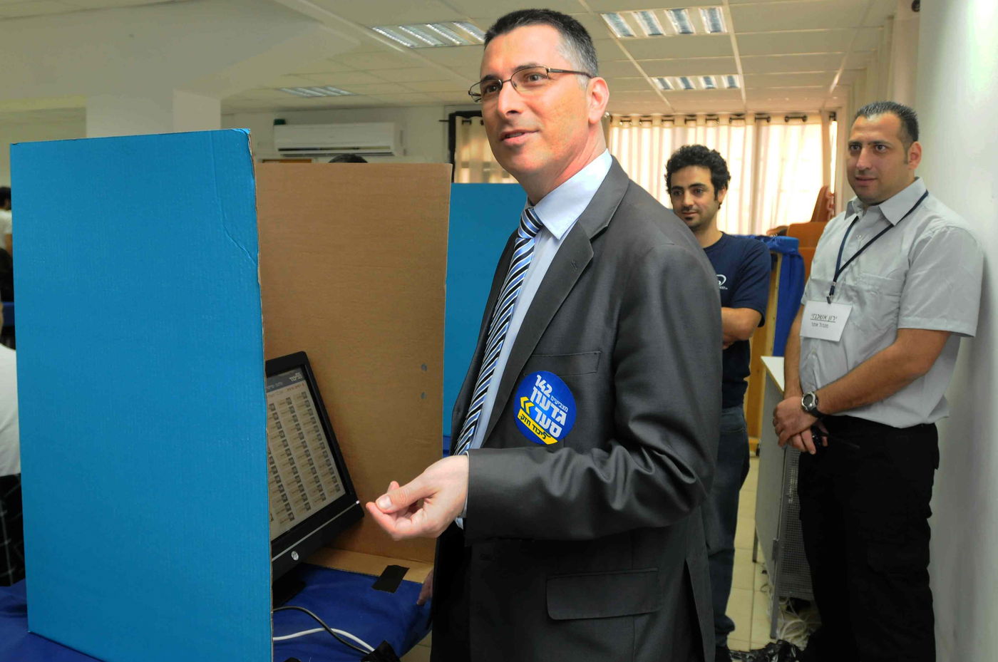 הפריימריז בליכוד: תקלות במחשבים ותורים ארוכים