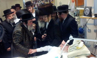 האדמו"ר, החתן והאב בריקוד משותף