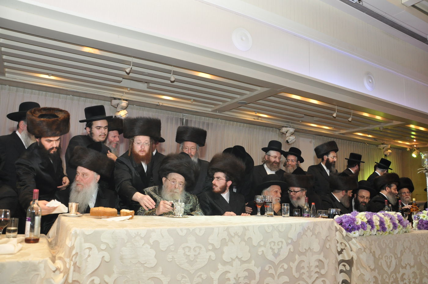 תיעוד: שמחת החתונה לנכד האדמו"ר מסדיגורא