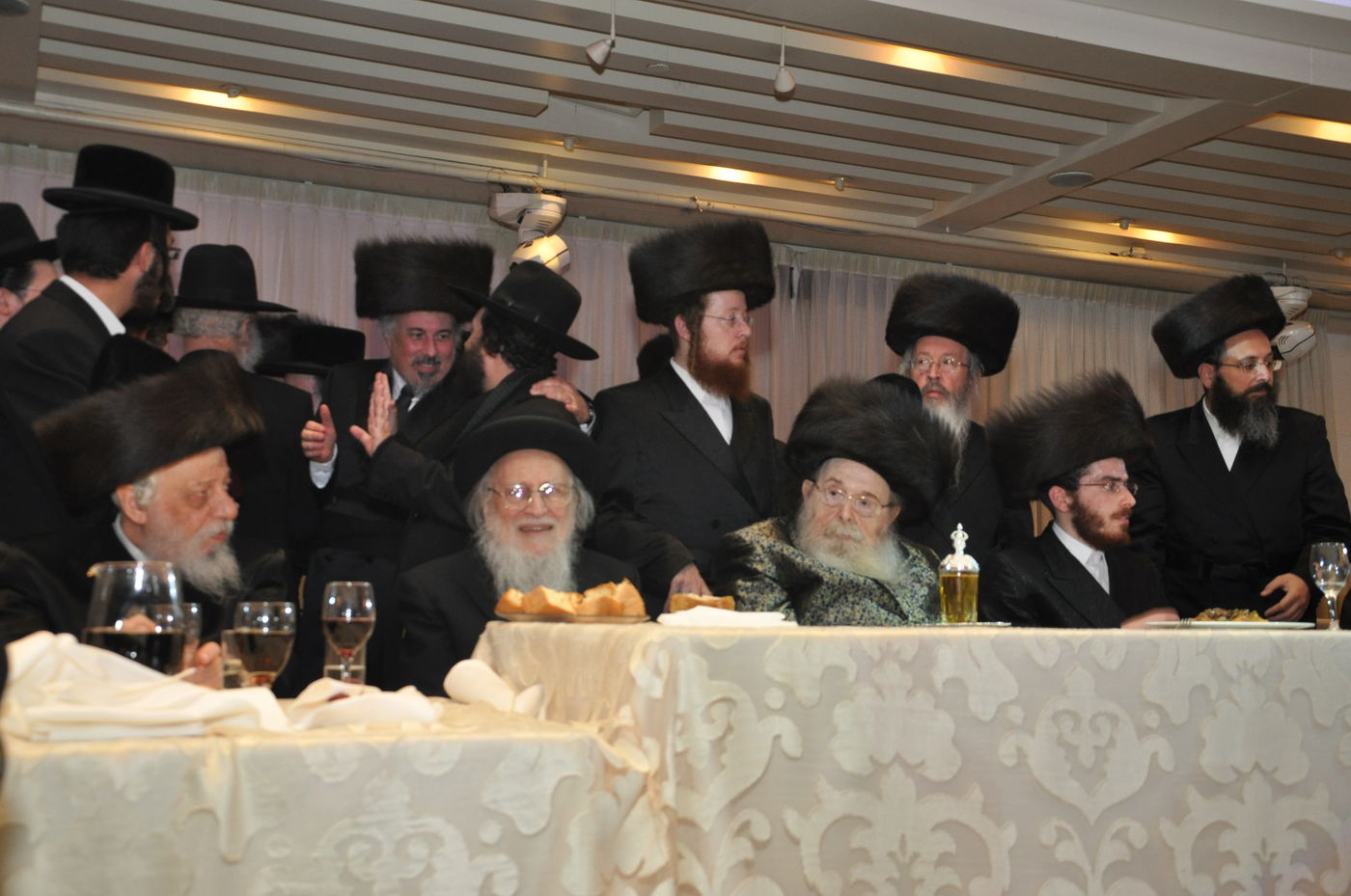 תיעוד: שמחת החתונה לנכד האדמו"ר מסדיגורא