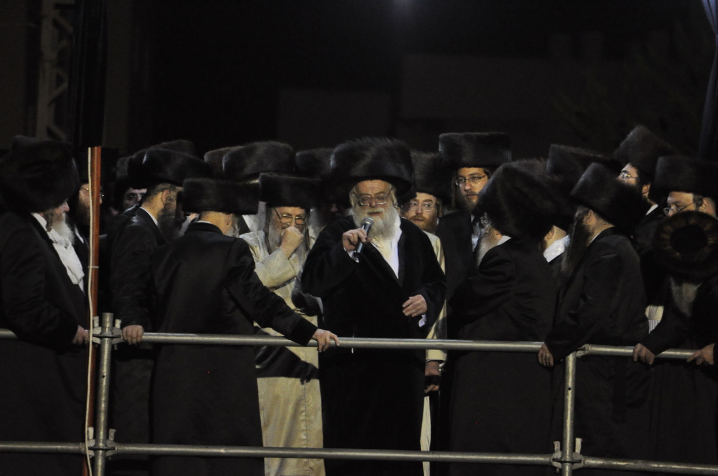 גלריה: חתונת בית קרעטשניף, תולדות אהרון, דז'יקוב ומעליץ