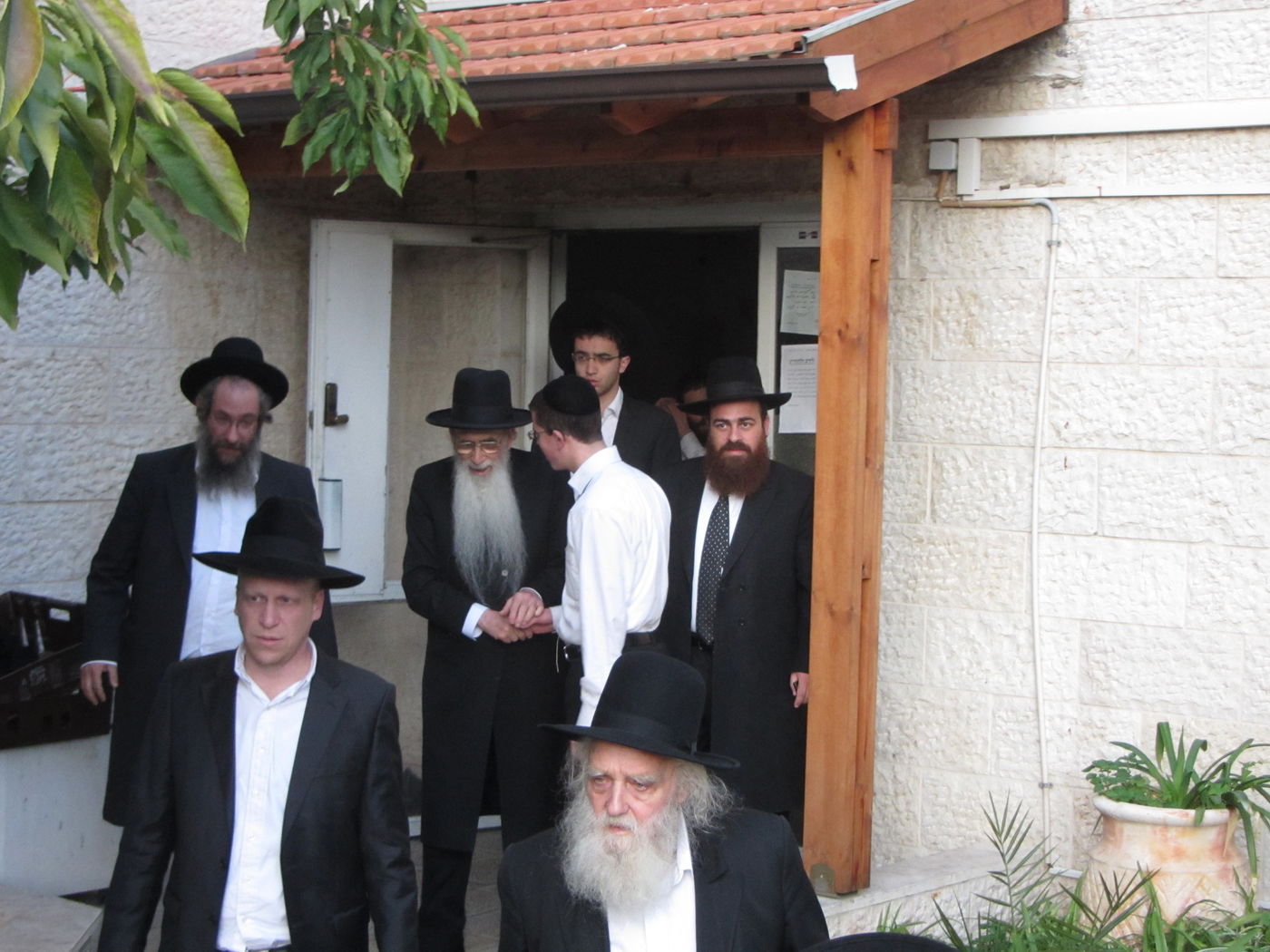 בגלל דיווח של ליצמן לרבנים:  קריאת הגר"ש שלא להתייצב - נמשכת